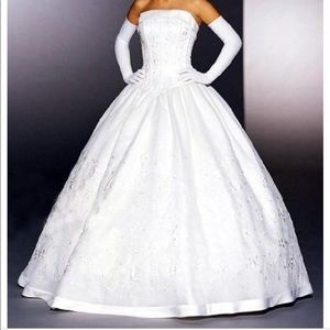 Ian Stuart wedding dress style 9815